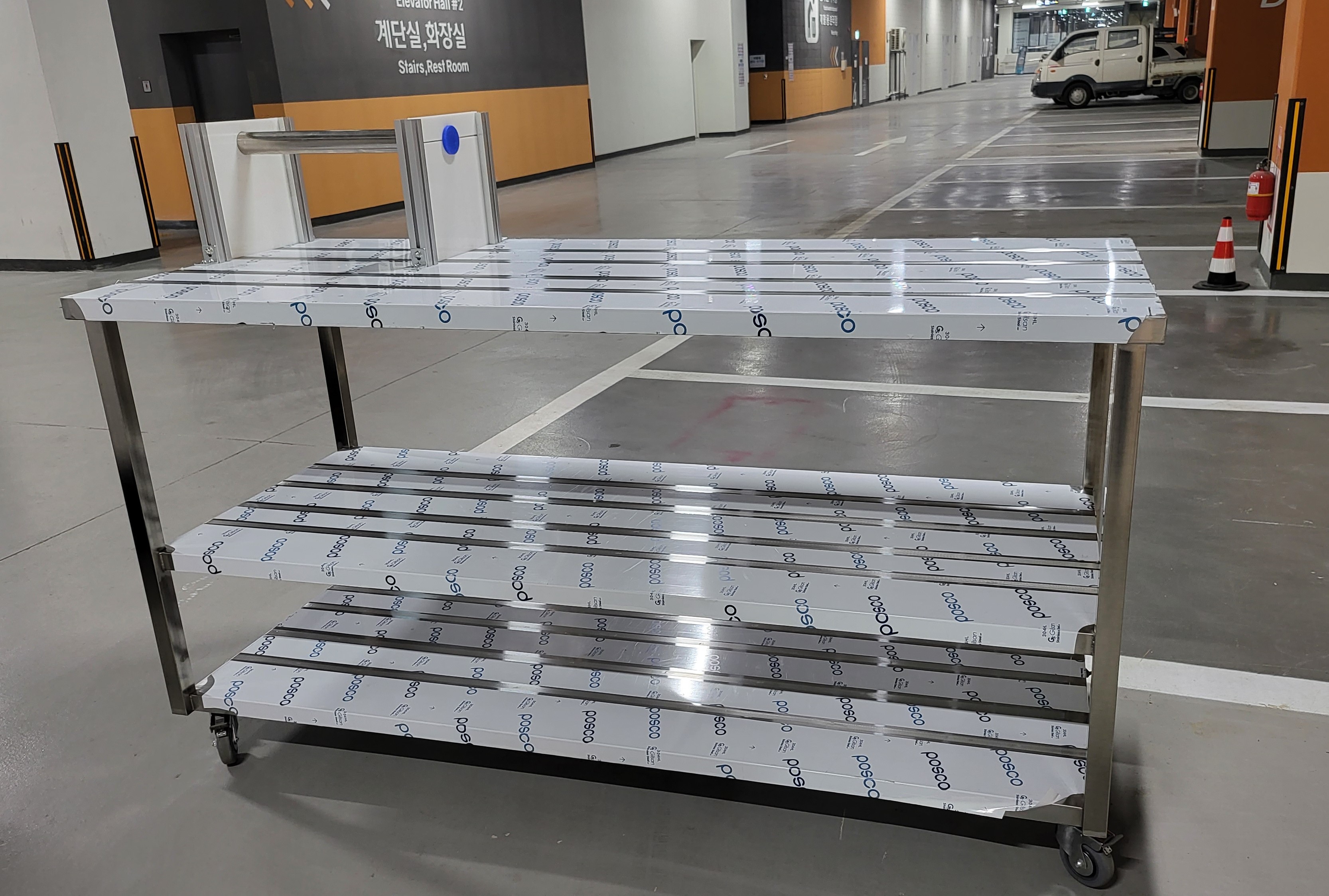 [SUS 제작]  - 작업대 / 바퀴부착
